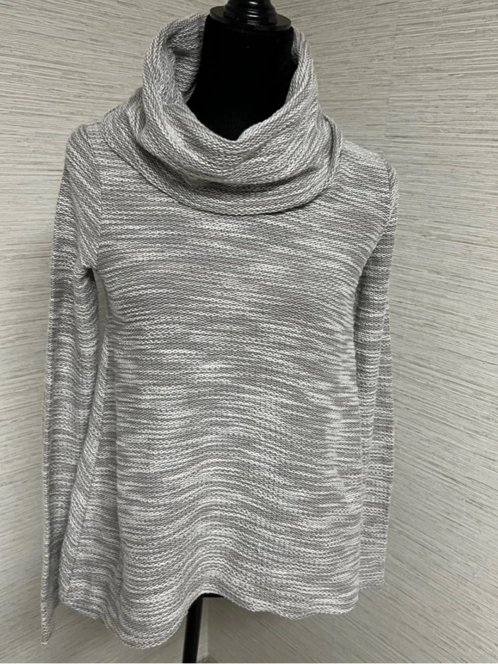 Abercrombie & Fitch Gray Marled Cowl Neck Sweater